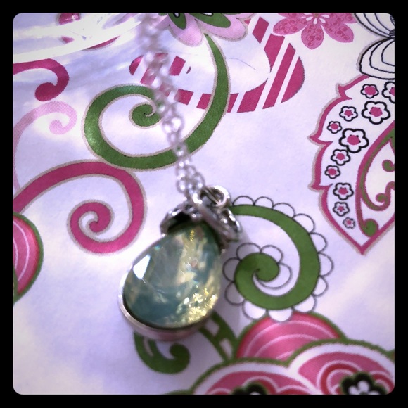 Jewelry - 18” NEW Silver Plated Chain Teardrop Pendant!